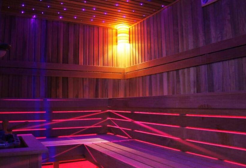 Отель Holiday Club Füred