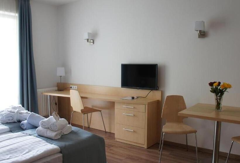 Отель Holiday Club Füred