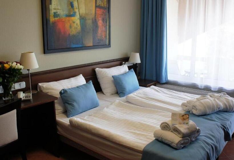 Отель Holiday Club Füred