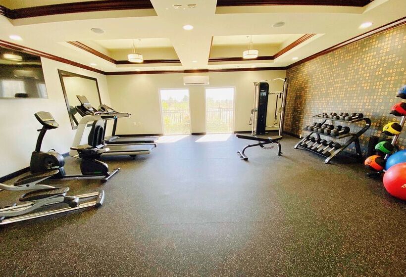 فندق La Quinta By Wyndham Tupelo