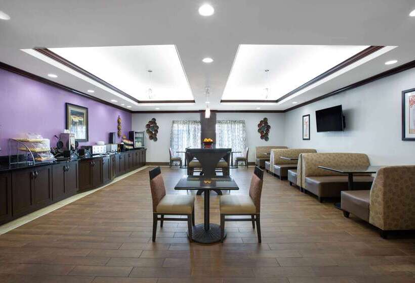 فندق La Quinta By Wyndham Tupelo