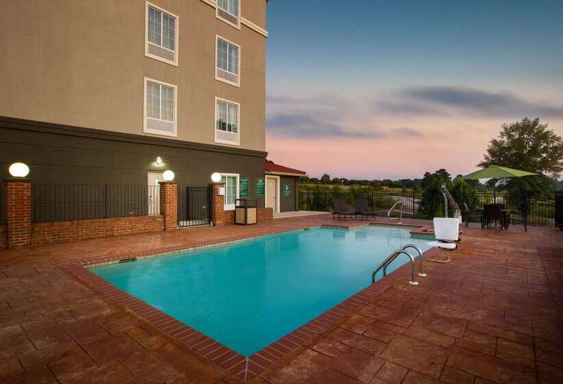 فندق La Quinta By Wyndham Tupelo