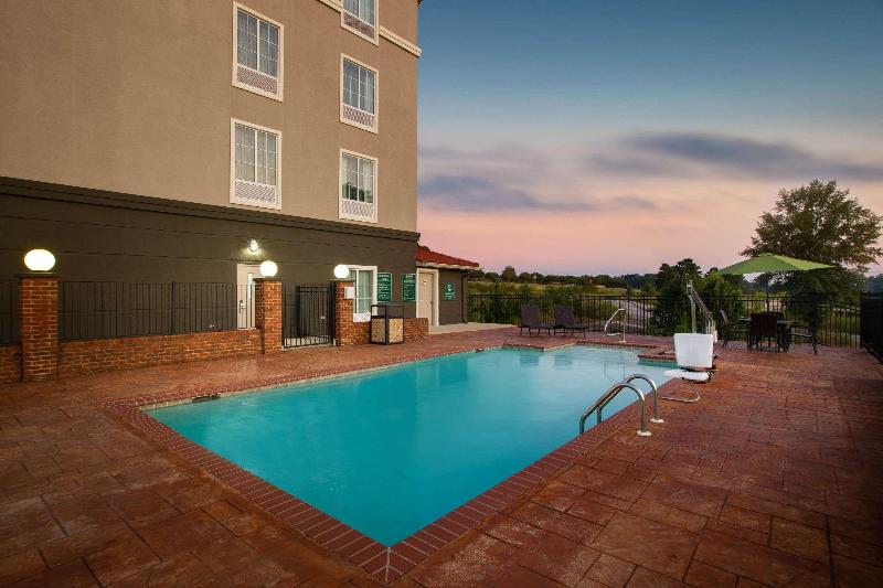 فندق La Quinta By Wyndham Tupelo