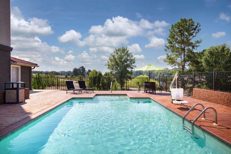 فندق La Quinta By Wyndham Tupelo