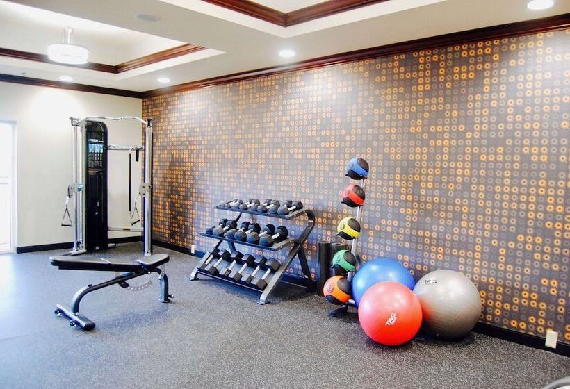 فندق La Quinta By Wyndham Tupelo