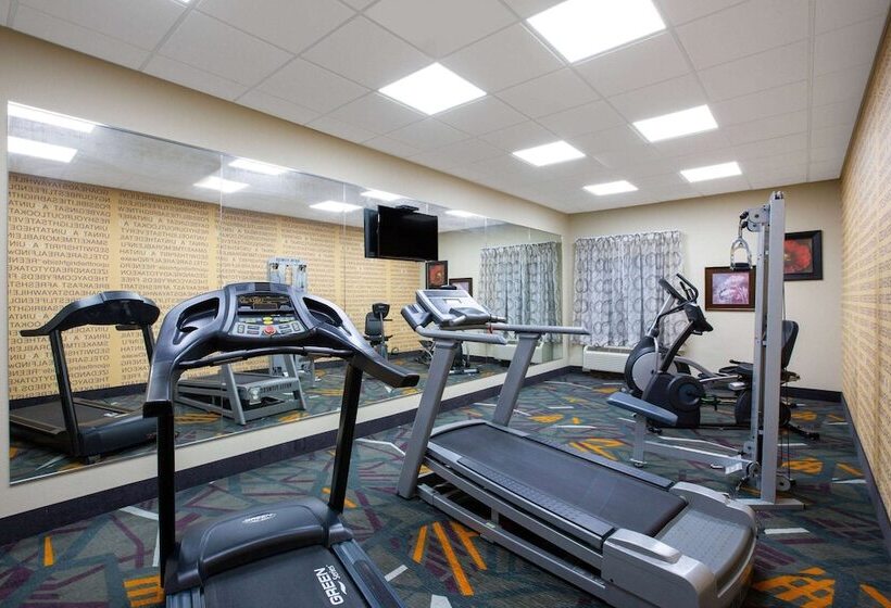 فندق La Quinta By Wyndham Tupelo