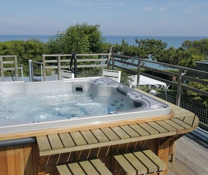 ホテル The Originals Hôtel Le Cise Restaurant Chambres Et Suites