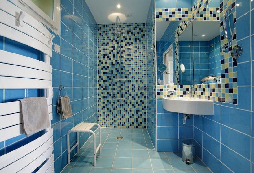 ホテル The Originals Hôtel Le Cise Restaurant Chambres Et Suites