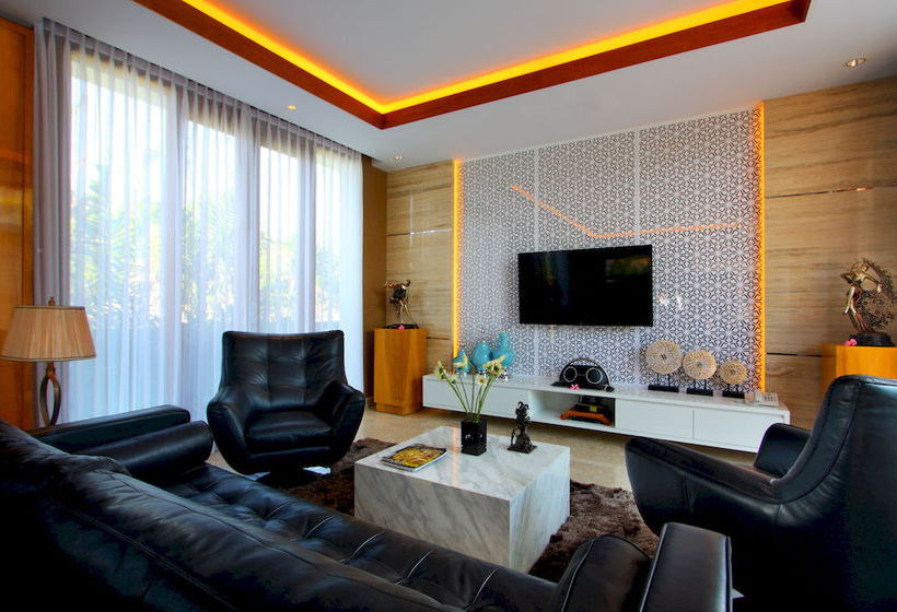 Majestic Point Villas