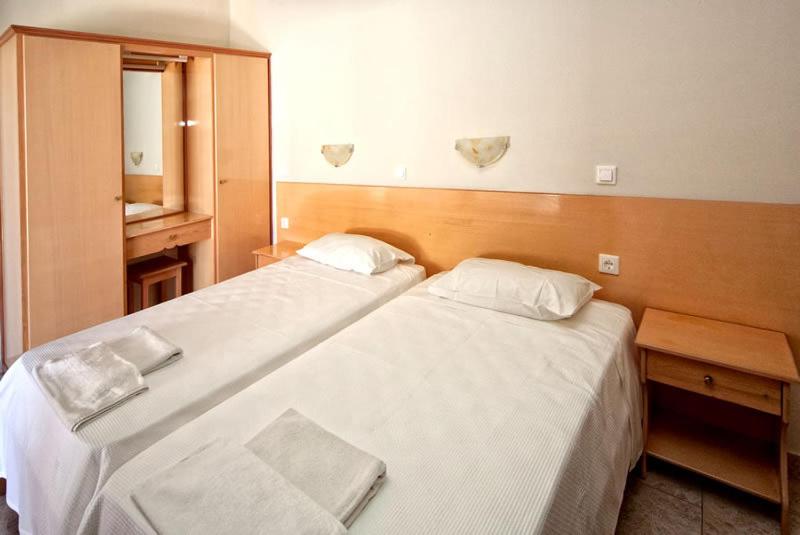 Maria S Beach Apartments