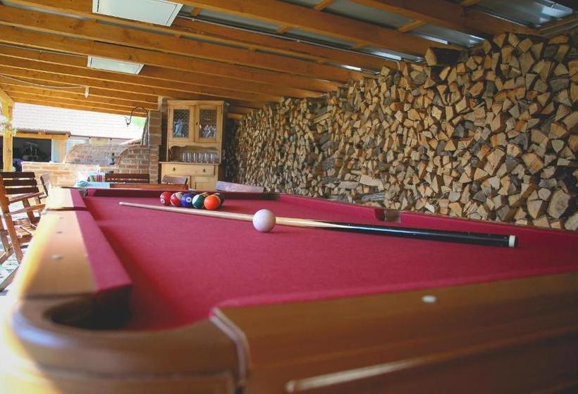 هتل Mika Vendégház