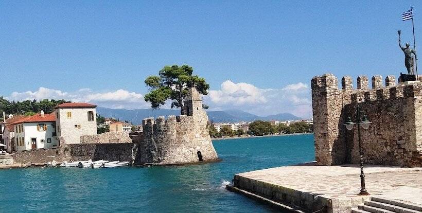 فندق Nafpaktos