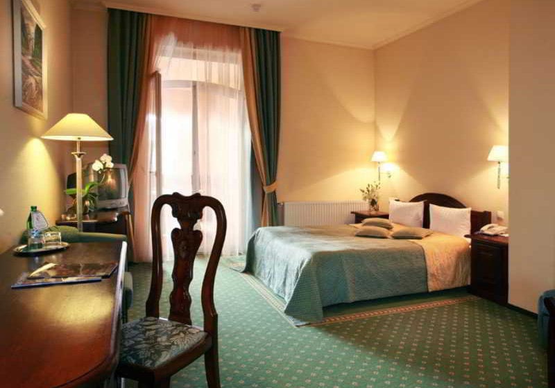 هتل Old Continent