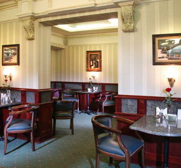 هتل Old Continent