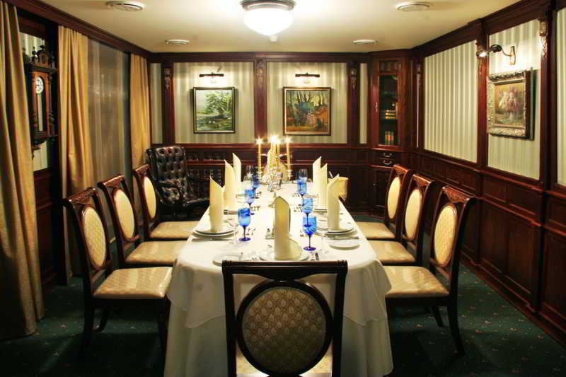 هتل Old Continent