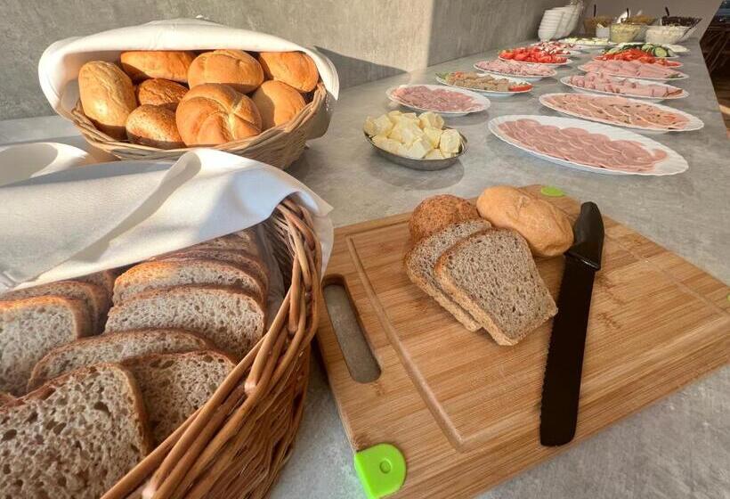 בית מלון כפרי Rok