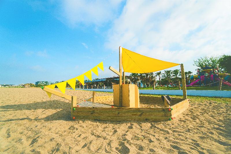 בית מלון כפרי Soho Beach Club  All Inclusive