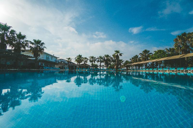 בית מלון כפרי Soho Beach Club  All Inclusive