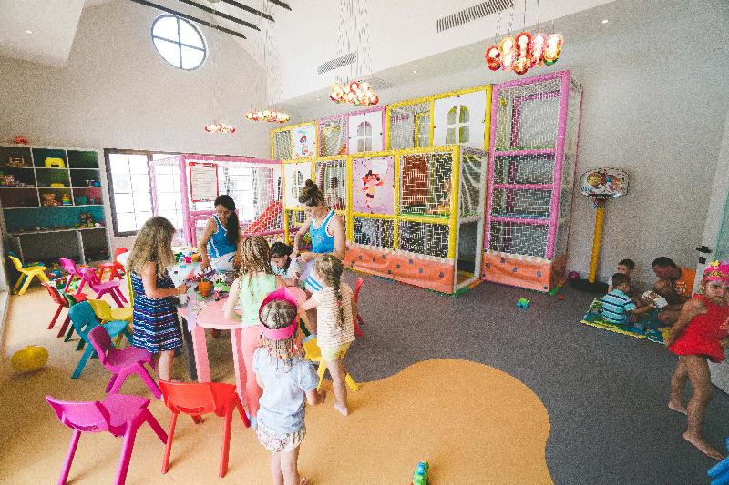 בית מלון כפרי Soho Beach Club  All Inclusive