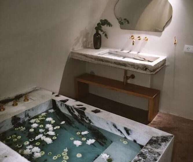 هتل Spitia Santorini Villa Collection