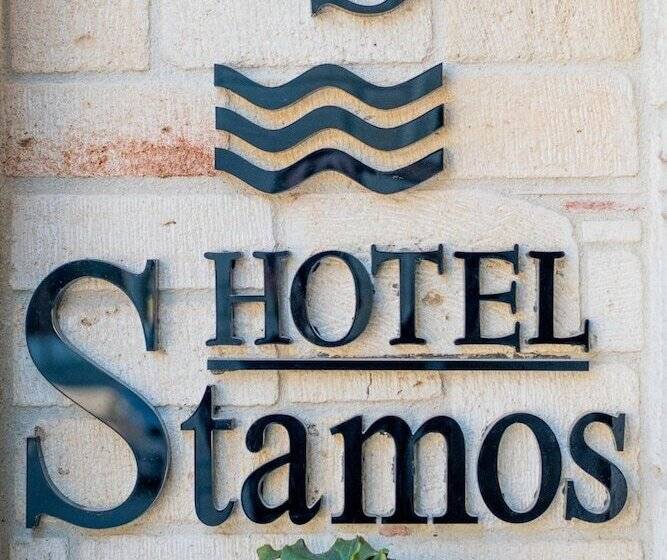 בית מלון כפרי Stamos