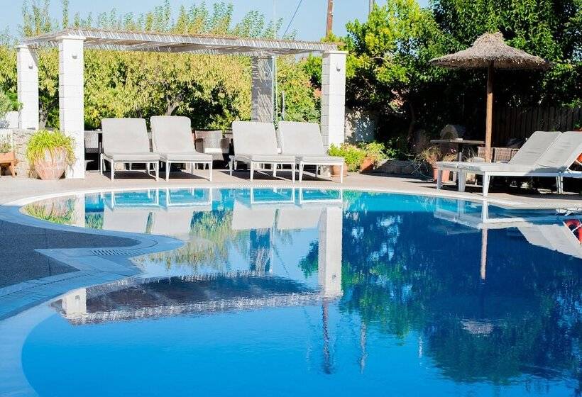 בית מלון כפרי Stamos