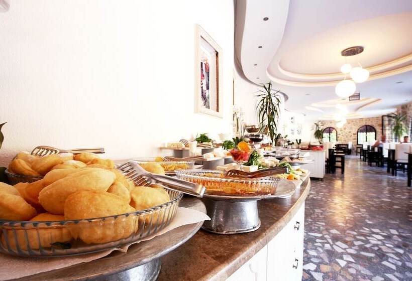 The Pinehill Hotel & Suites