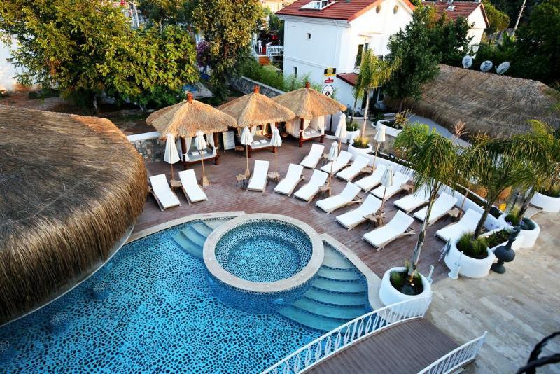 The Pinehill Hotel & Suites