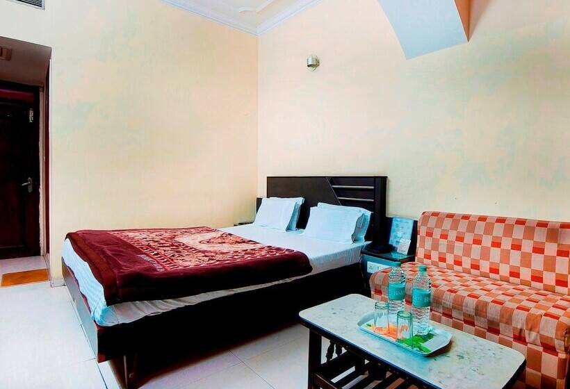 فندق The Tourist 1 Min From New Delhi Railway Station