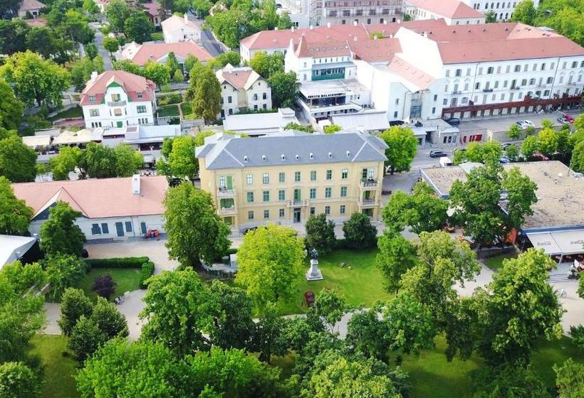 레지던스 Ipoly  Boutique Rooms & Suites