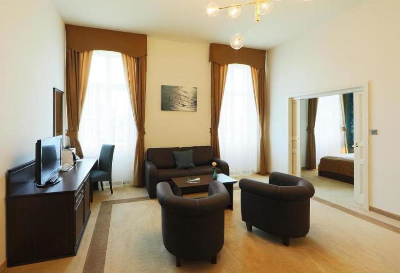 레지던스 Ipoly  Boutique Rooms & Suites