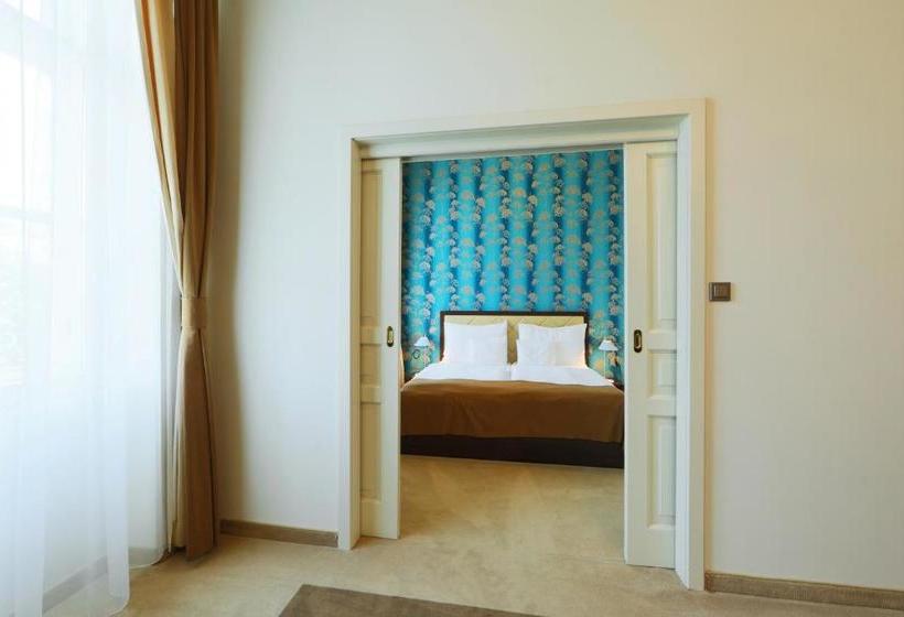 레지던스 Ipoly  Boutique Rooms & Suites