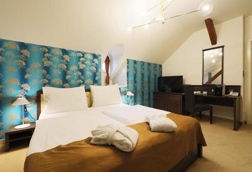 레지던스 Ipoly  Boutique Rooms & Suites