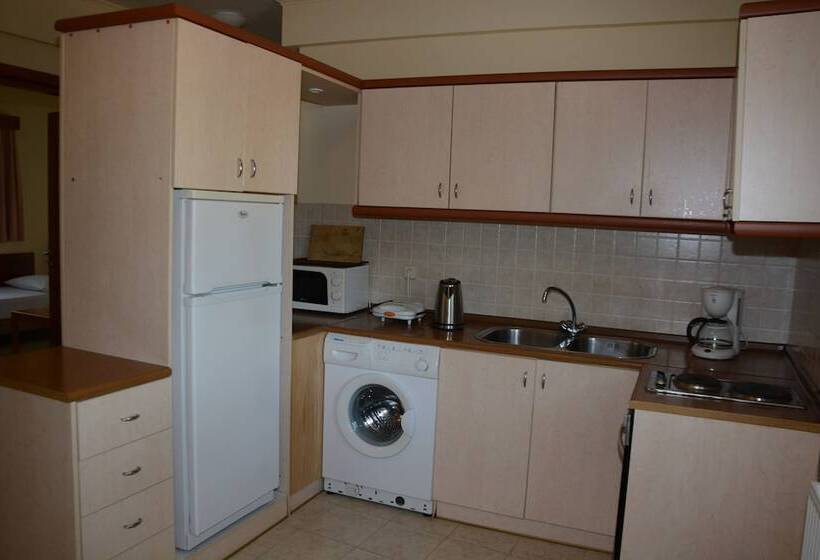 Niki Hotel Apartments