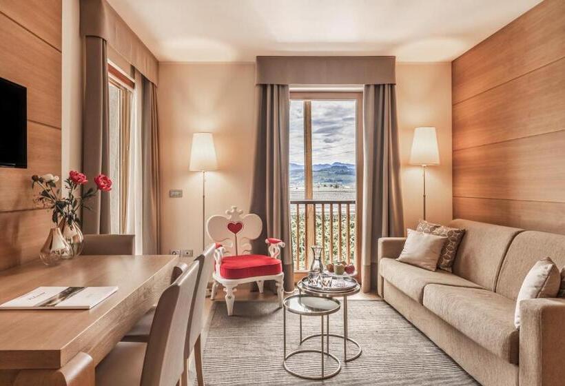 اقامتگاه Art & Design Hotel Napura