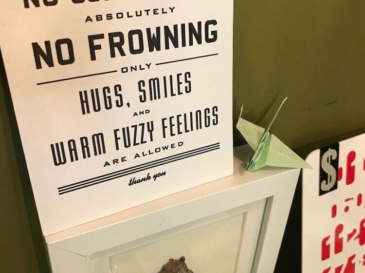 汽车旅馆  The Little Lion