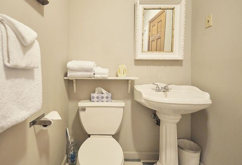 汽车旅馆  The Little Lion