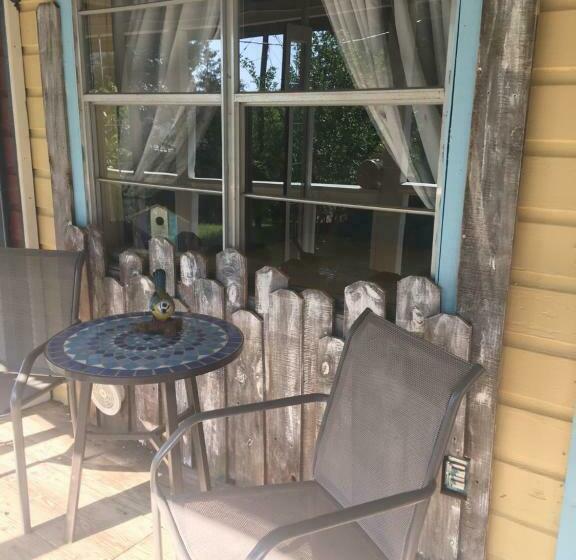 הוסטל Acorn Hideaways Canton Sweet Tweet Guesthouse King Bed