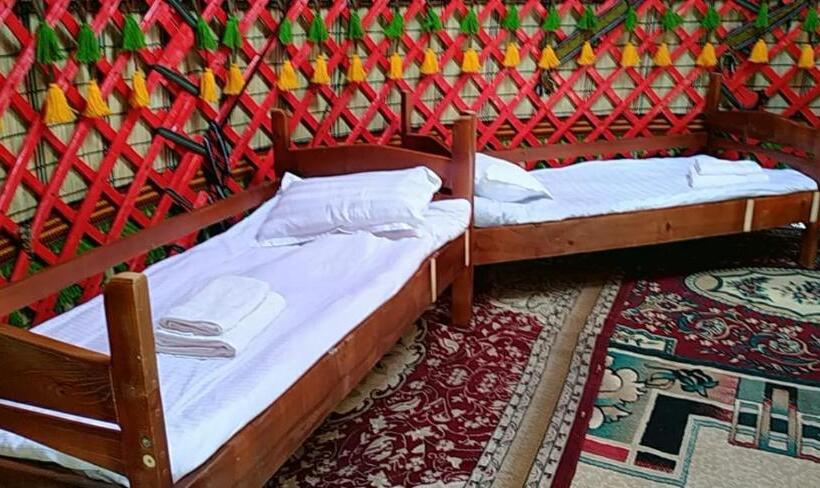 تختخواب و صبحانه Turan Handmade Yurt With Heated Floors