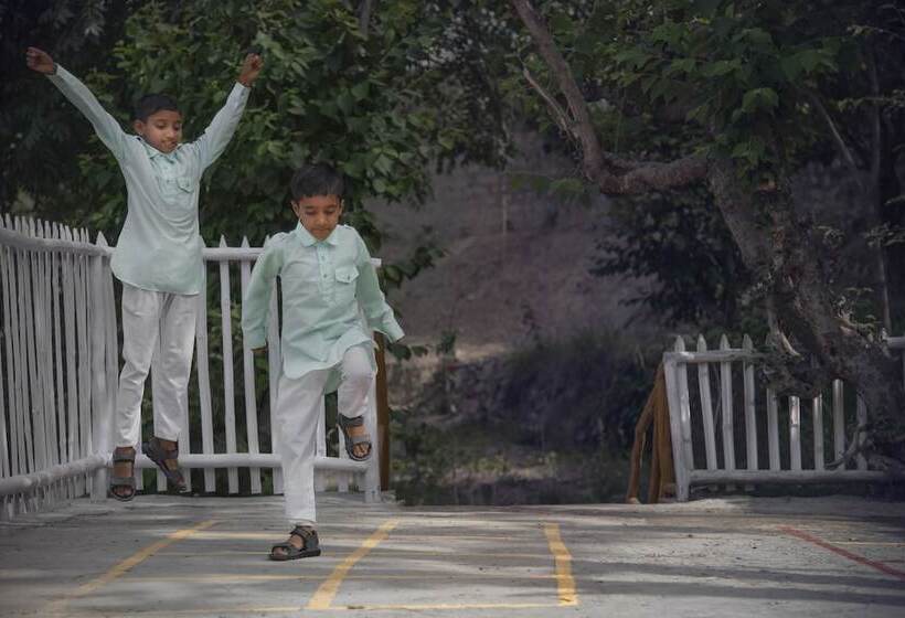 호텔 A Kasauli Ggaon By Echor