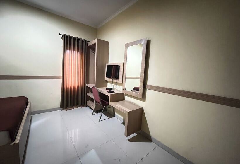 Отель Cemara Hijau