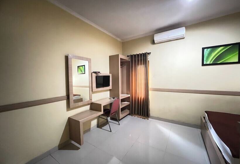 Отель Cemara Hijau