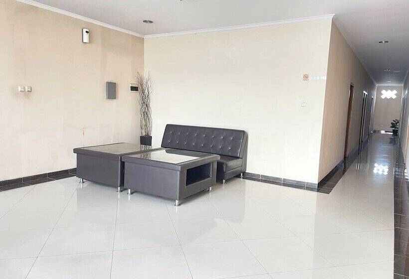 Отель Cemara Hijau