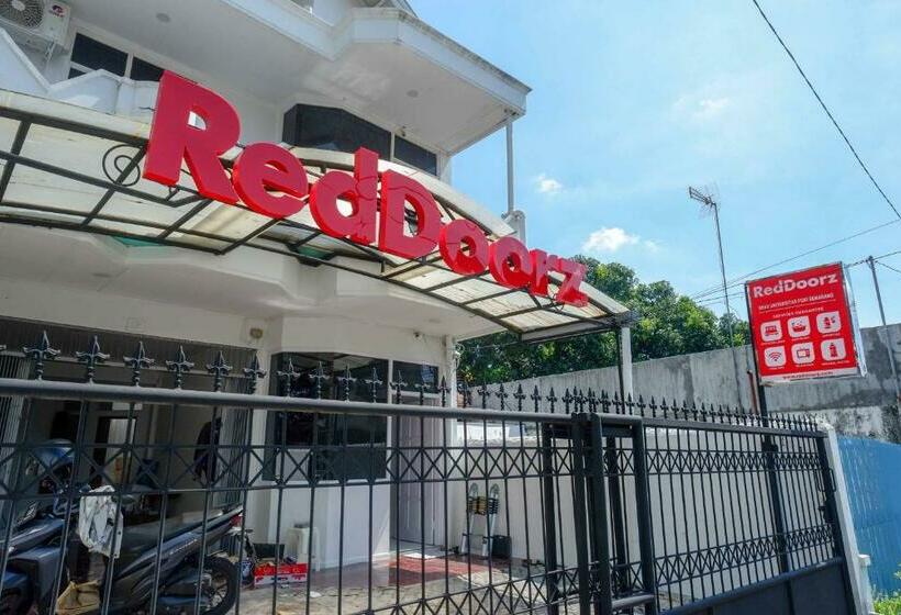 호텔 Koolkost Syariah Near Universitas Pgri Semarang Minimun Stay 6 Nights