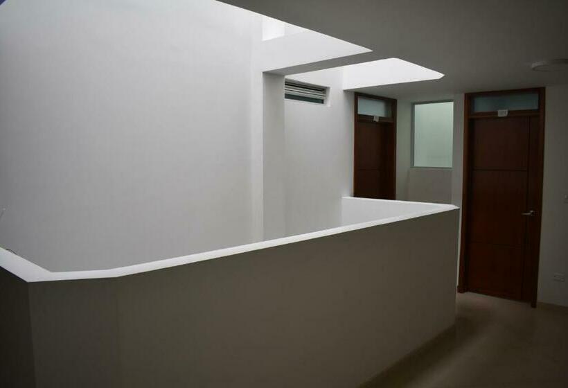 Отель La Puerta Rota