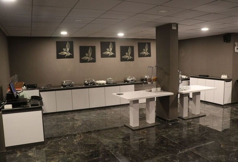 ホテル Nest Beacon Resort Daman