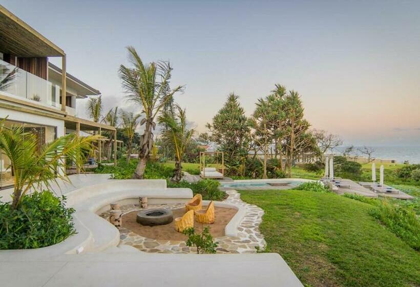 Отель Sala Beach House