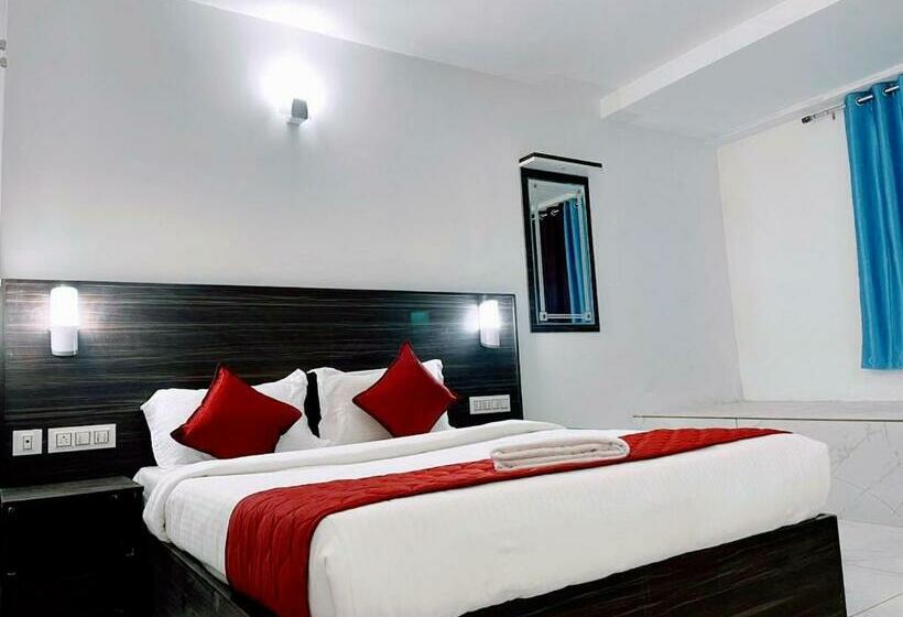 هتل Skylark Holidays Munnar