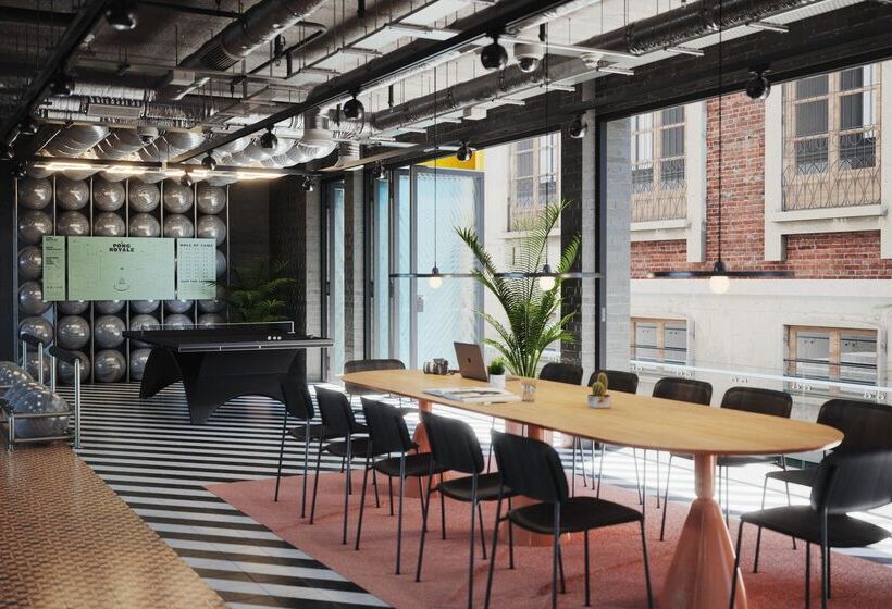 Отель The Social Hub Madrid