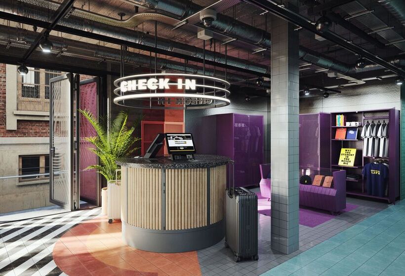 Отель The Social Hub Madrid